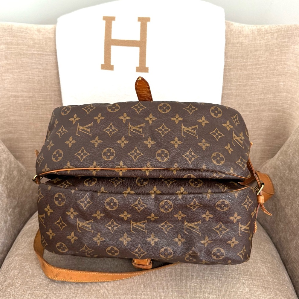 Authentic Louis Vuitton Saumur 35 in Monogram canvas M42254 brown LV leather - Picture 10 of 16